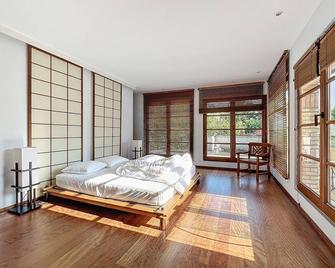 Havre de Paix in Brussels with swimming pool, sauna and jacuzzi - Brussels - Bedroom