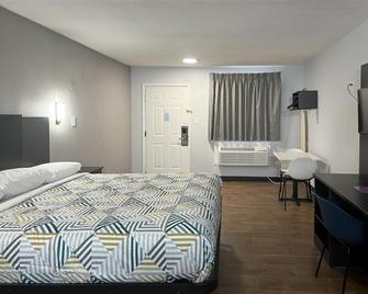 Studio 6 Suites Hurricane, WV - Hurricane - Bedroom