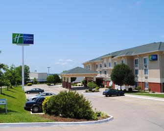 Holiday Inn Express Boonville - Boonville - Edificio