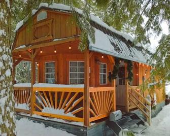 Cabin in the Cedars.Close to Lake,Town & Mountain - Sandpoint - Building