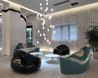 CC Lux Suites - Piraeus - Lounge