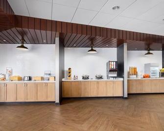 Relaxing Room Awaits After Exploring Miami and Beyond, 2 Family Ready Rooms - Florida City - Buffet