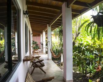 Arte Natura Boutique Hotel - La Fortuna - Patio
