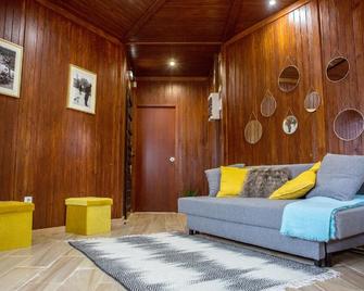 Ymca Camp Alambre - Azeitão - Living room