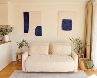 Quaint Apartment Off Chapel Street - Melbourne - Olohuone