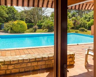 La Pignada - Bed and Breakfast - Messanges - Piscine