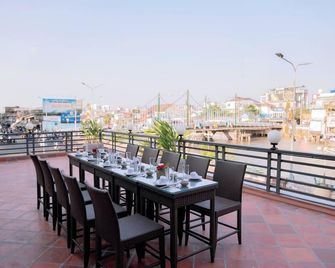 Song Tien Hotel - Mỹ Tho - Balcón