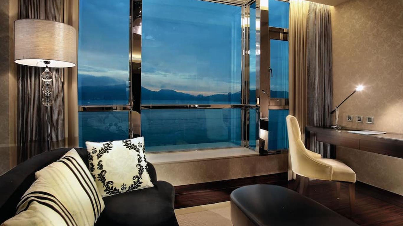 ذا كريستال ريزورت سان مون ليك