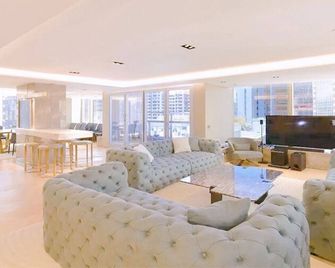 Giada Central - Hong Kong - Living room