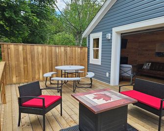 Peaceful vacation home located in the heart of St Andrews-by-the-Sea - Saint Andrews - Innenhof
