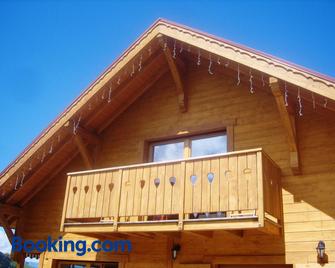 Gite Au Coeur Du Chalet en Belledonne vers Prapoutel Les 7 Laux - Sainte-Agnès - Building