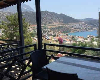 Kalkan Koc Apart - Kalkan - Balcón