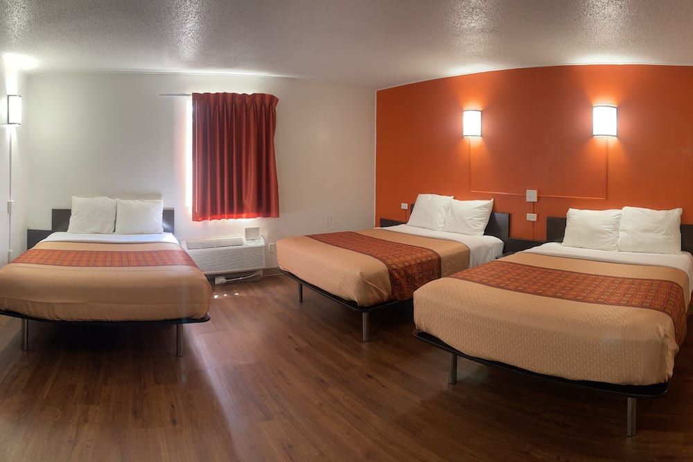 Regal 8 Inn & Suites - Lincoln - Ložnice