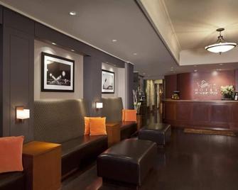 Historic Bay View Stay by Alcatraz Ferry, Ghirardelli & Painted Ladies - San Francisco - Front desk