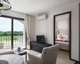 The Symphony Suites Pattaya - Jomtien - Sala de estar