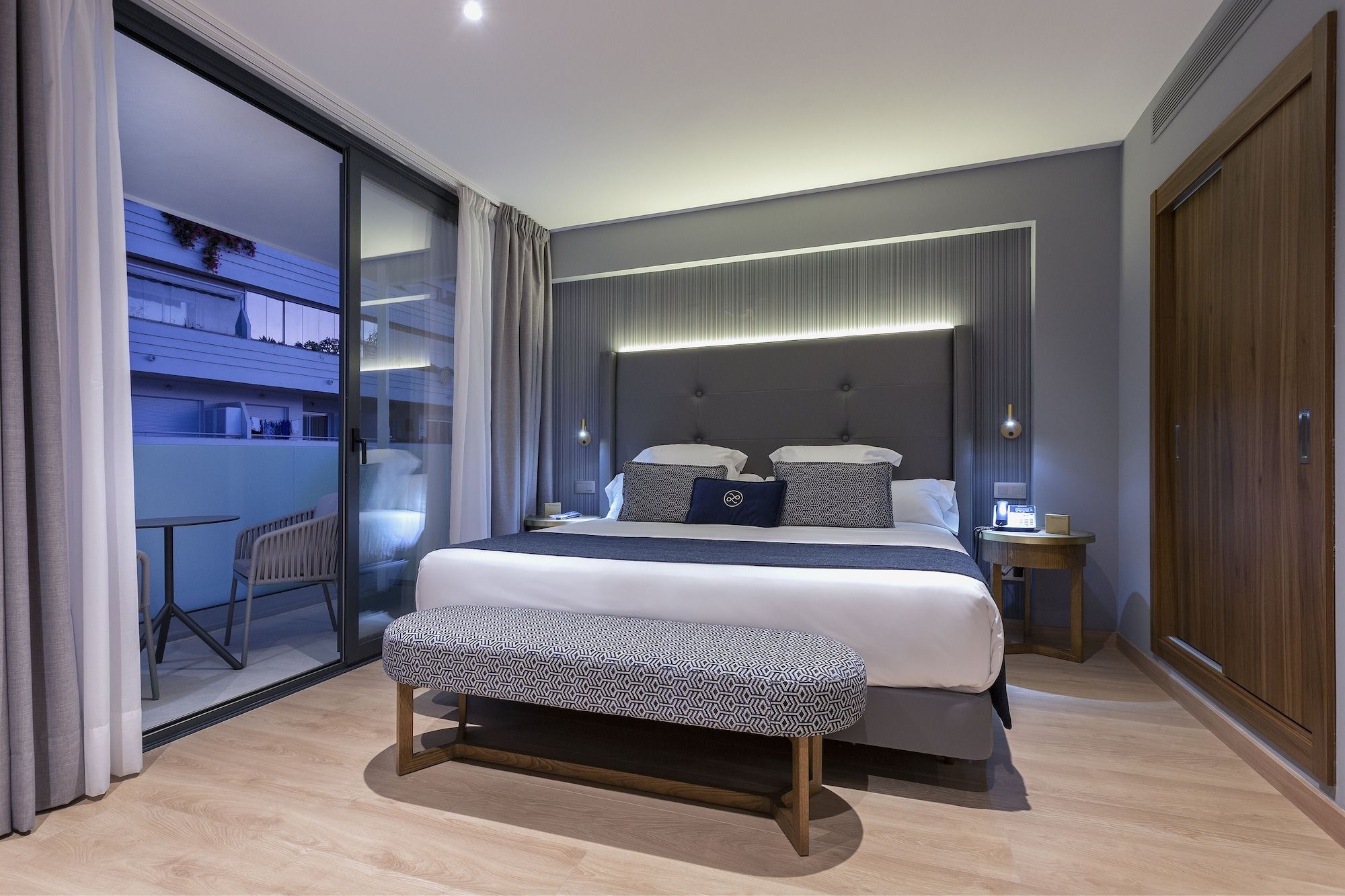 هوتل ليما - يوصى به للبالغين - مربلّة - غرفة نوم