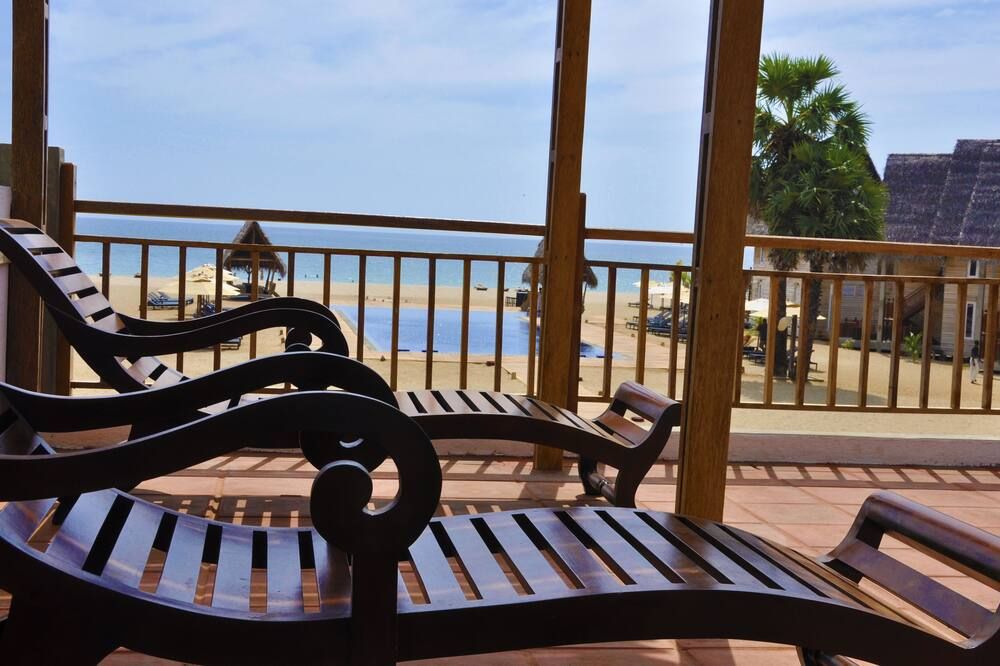 Maalu Maalu Resort & Spa - Thema Collection