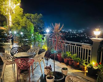 House of lights - Solan - Parveke