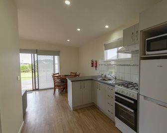 Gum Tree Caravan Park - Port Fairy - Kitchen