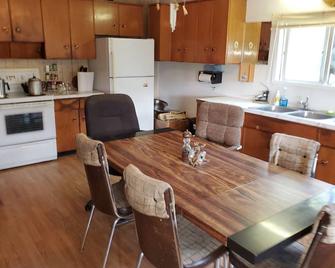 Cabin Glamping Ironwood Lake, Pinehurst, Elinor, Fork Lake and Rich Lake - Lac La Biche - Кухня
