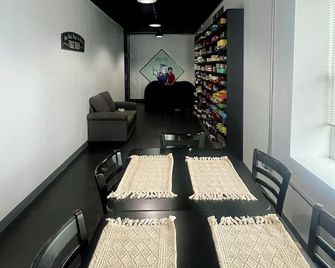 Stay in the Heart of Penn Yan: Center of the Village - Penn Yan - Їдальня