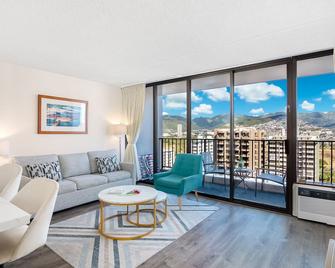 Tropical Gem Near Waikiki Beach with Free Parking! - Honolulu - Living room