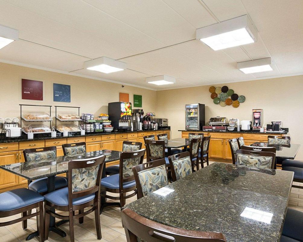 Comfort Inn 78 1 6 3 Oxon Hill Hotel Deals Reviews Kayak