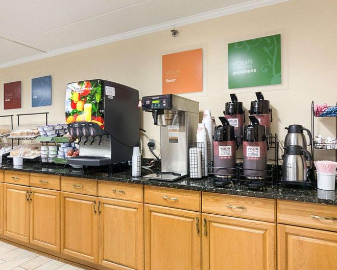 Comfort Inn 78 1 6 3 Oxon Hill Hotel Deals Reviews Kayak