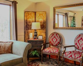 Boutique Inn / Hotel - Logan - Living room