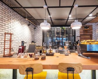 Family Tree Hotel - Thị trấn Krabi