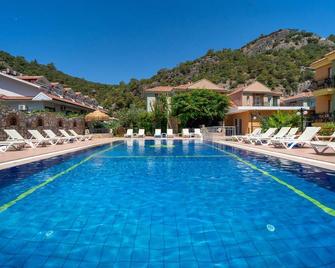 Hotel Imparator - Ölüdeniz - Uima-allas