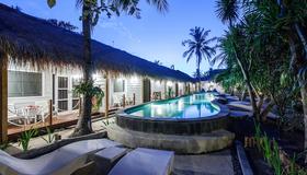 Manta Dive Gili Trawangan Resort - Pemenang - Bể bơi