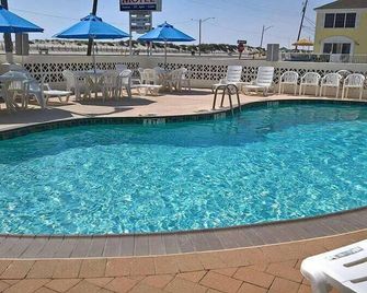 Luna Mar Motel - Seaside Park - Piscina