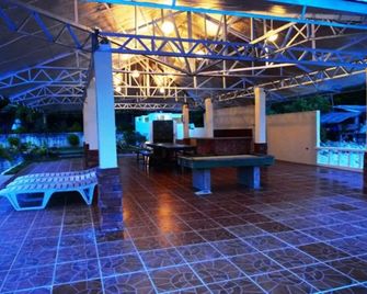 The Lighthouse Resort - Oslob - Innenhof