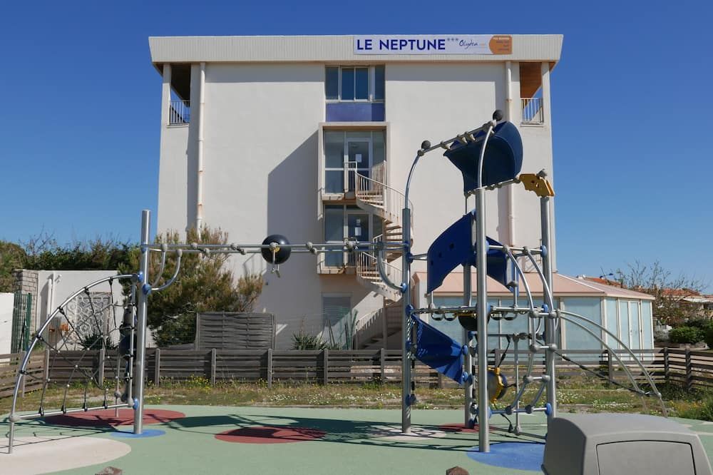 أوليديا سان بيير، لا مير لو نبتون