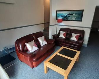 Grimsby-Cleethorpes Sleeps 7 - Grimsby - Obývací pokoj