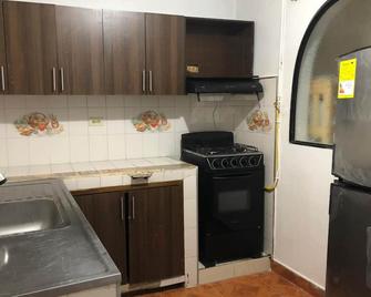 Room near to Bello Antioquia’s Town Square - Bello - Cuisine