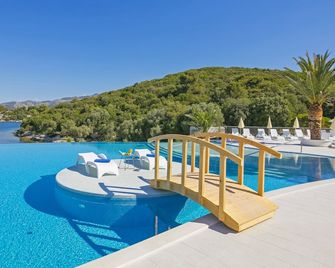 Aminess Vival Port9 Resort - Curzola - Piscina