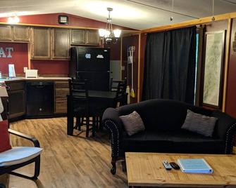 Yellow Mountain Rental, close to the Dragon Appalachian Trail, great location. - Robbinsville - Living room