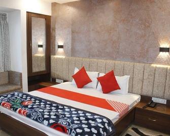 Hotel Satyam Palace By Grb - Nokha - Bedroom