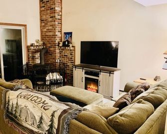 Cozy townhouse minutes from North Conway. - Intervale - Living room