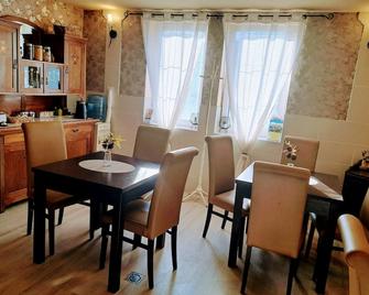 Orient Apartmanház - Eger - Dining room