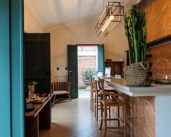 بوسادا دو لارجو - تيرادينتيس - غرفة طعام