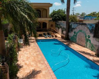 Best Western Hotel Plaza Matamoros - Matamoros - Pool