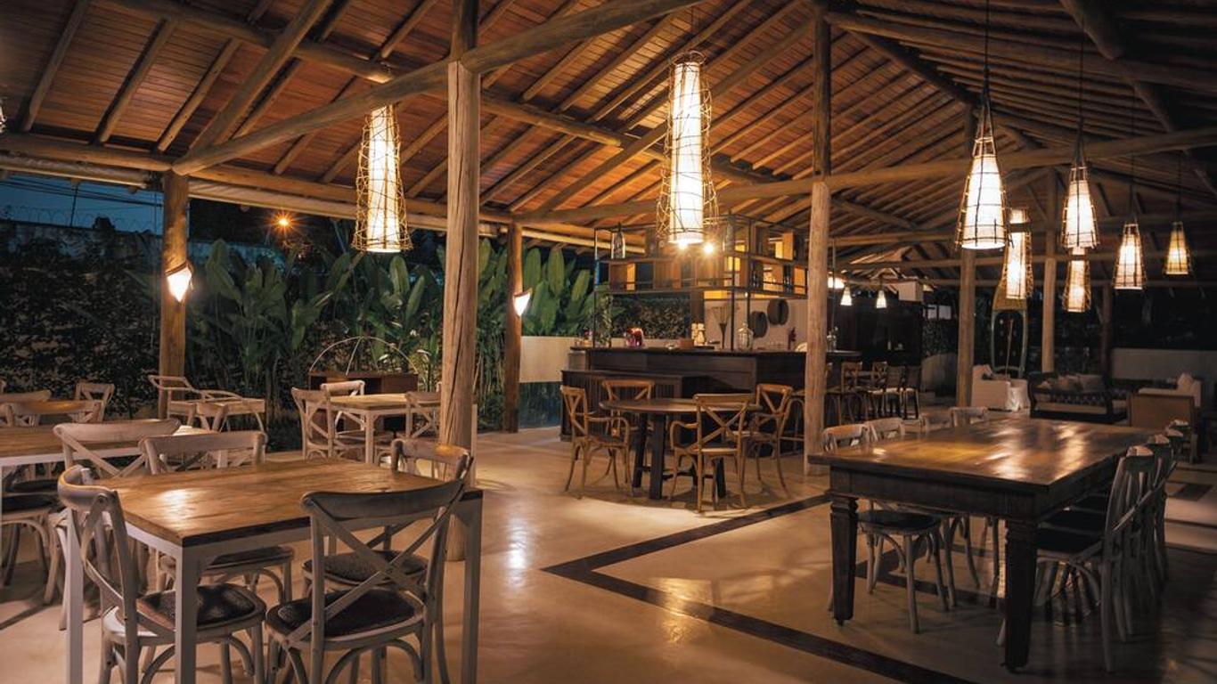 آيلا أرايال بوسادا دي تشارمي