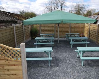 The Punchbowl country inn - Kendal - Patio