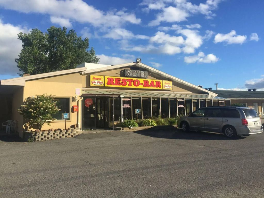 Motel Du Parc - גטינו - בניין