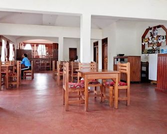 Skyway Hotel - אנטבה - מסעדה