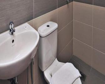 U Pac Hotel - Kuala Lumpur - Bathroom