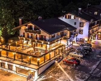 Hotel Gundl Alm - Schliersee - Building